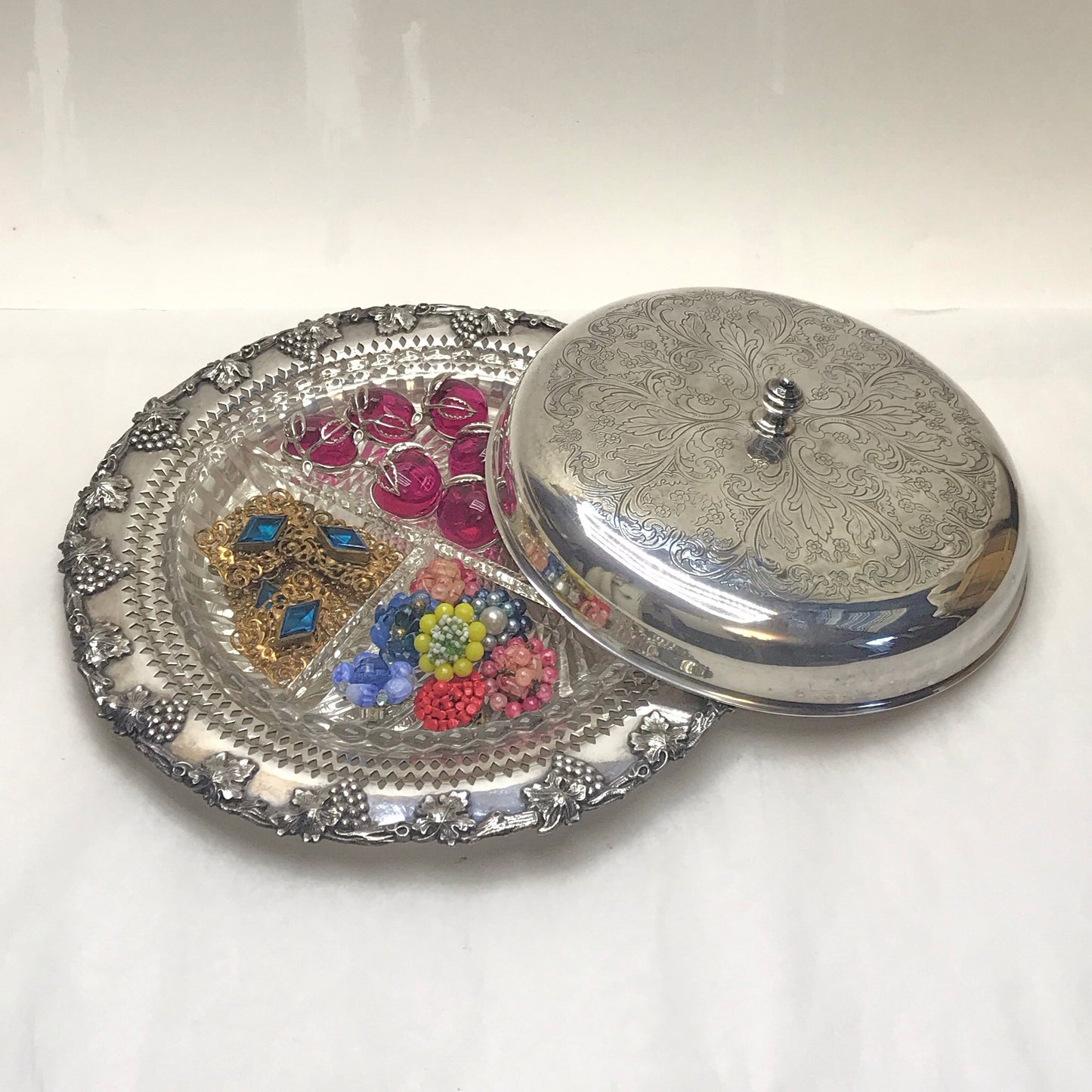Silver Plate Nut or Candy Tray with Lid, Old English Reproduction, William A Rogers