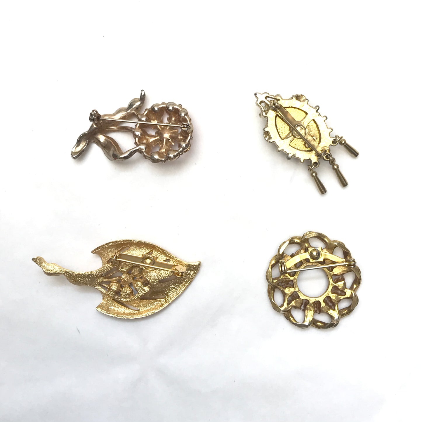 Lot Vintage Brooches, Various Sizes and Shapes, Textured Metal, Faux Pearls,Rhinestones