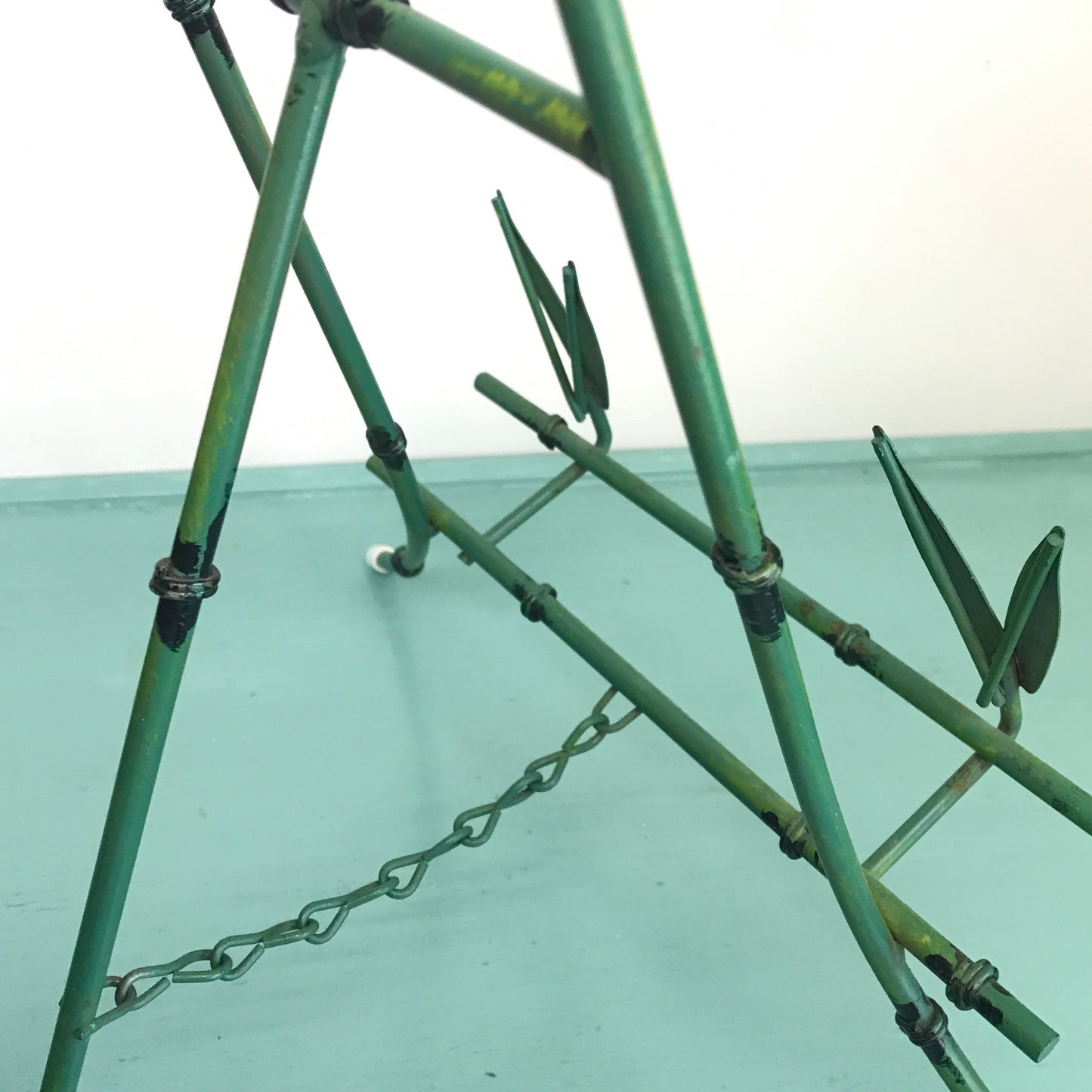 Bamboo Inspired Metal Picture Stand