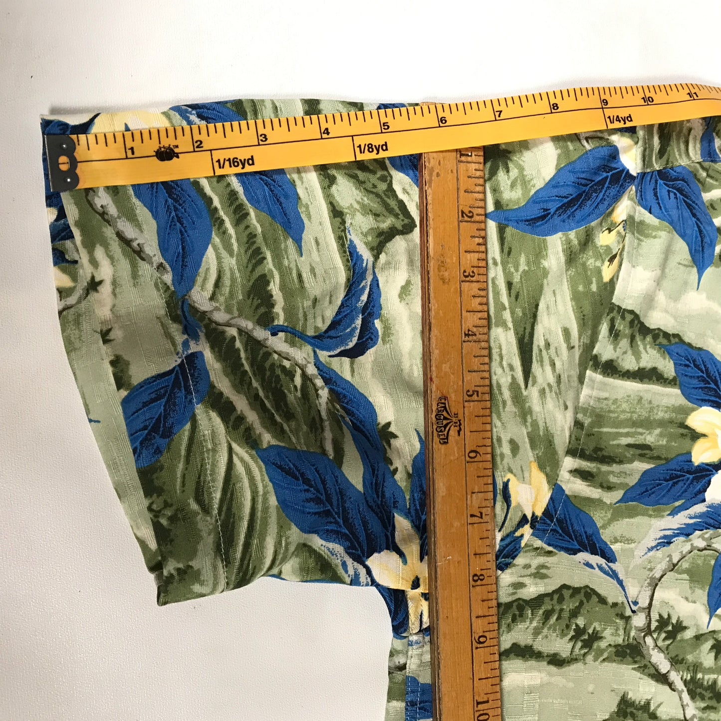 Nautica 100% Silk Men’s Hawaiian Shirt, Size Small