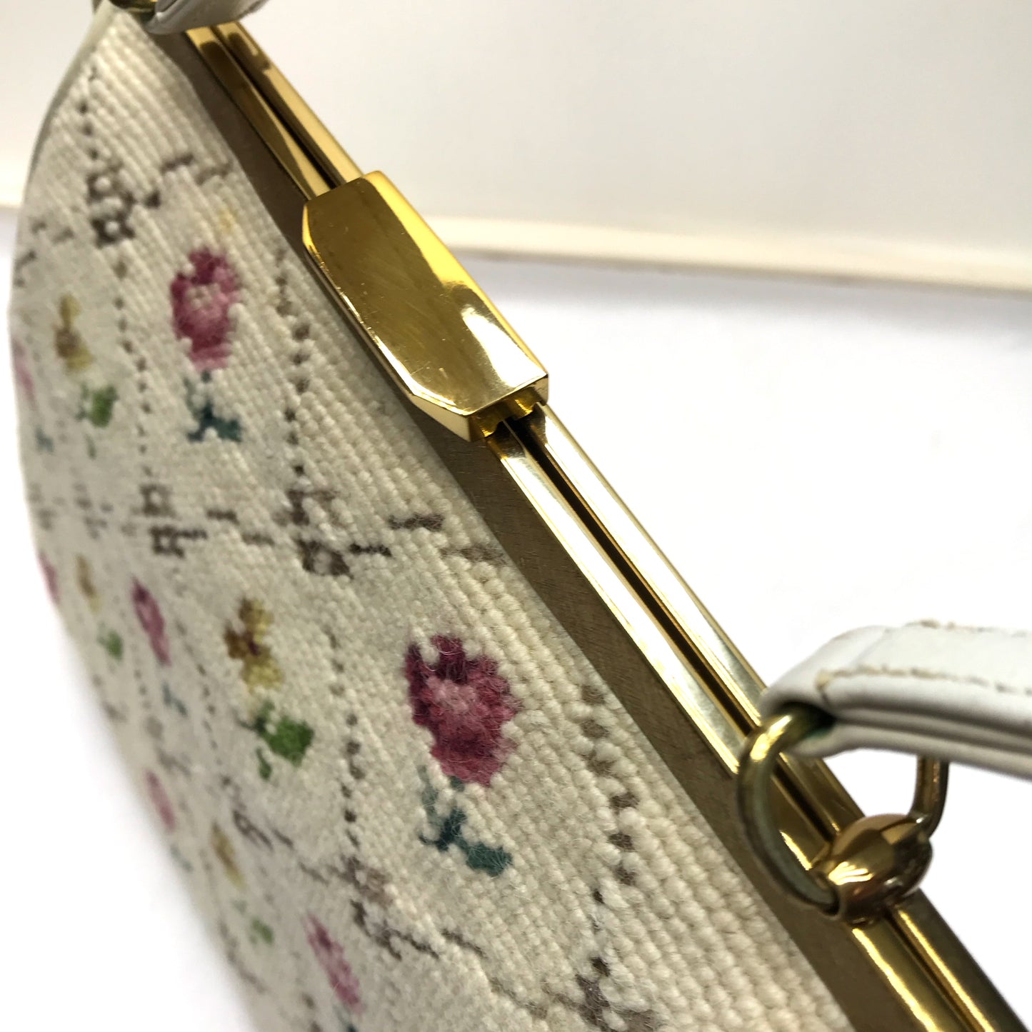 Unlabelled Floral Tapestry Purse with Leather Details