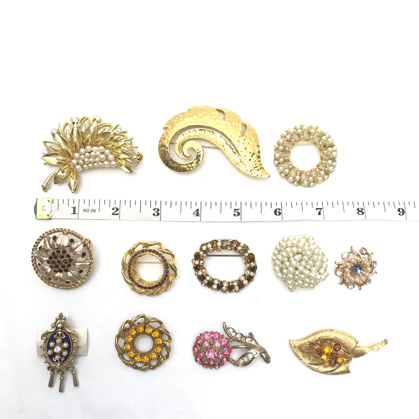 Lot Vintage Brooches, Various Sizes and Shapes, Textured Metal, Faux Pearls,Rhinestones