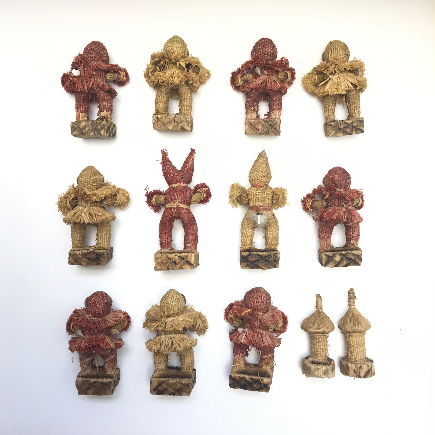 13 Raffia Figurines, Chess Pieces, Diorama Figurines, Congo, African Wood Figurines