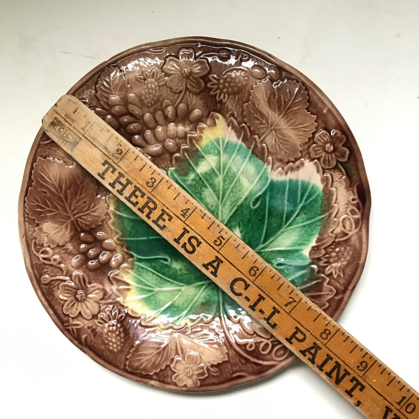 Majolica Grape Leaf and Berry Plate 8 inches