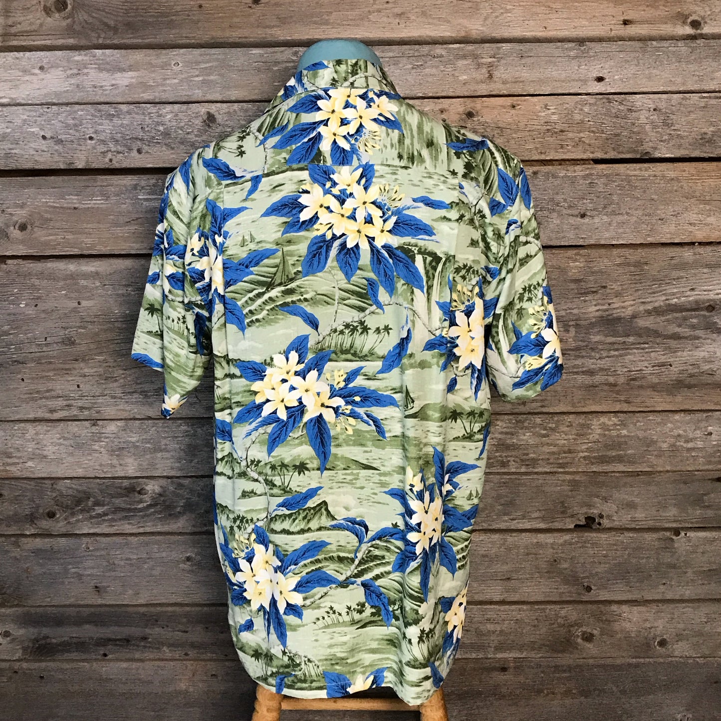 Nautica 100% Silk Men’s Hawaiian Shirt, Size Small