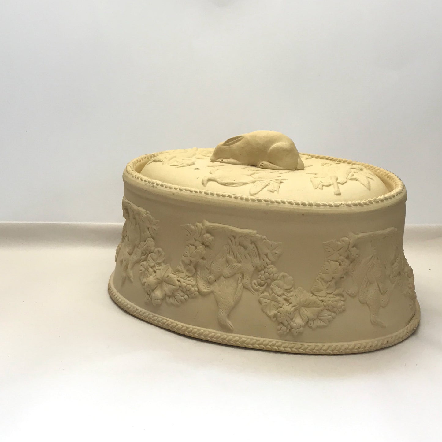 Caneware Hare Game Pie Dish with Rabbit Finial on Lid, Baking Tureen, Antique Casserole Dish