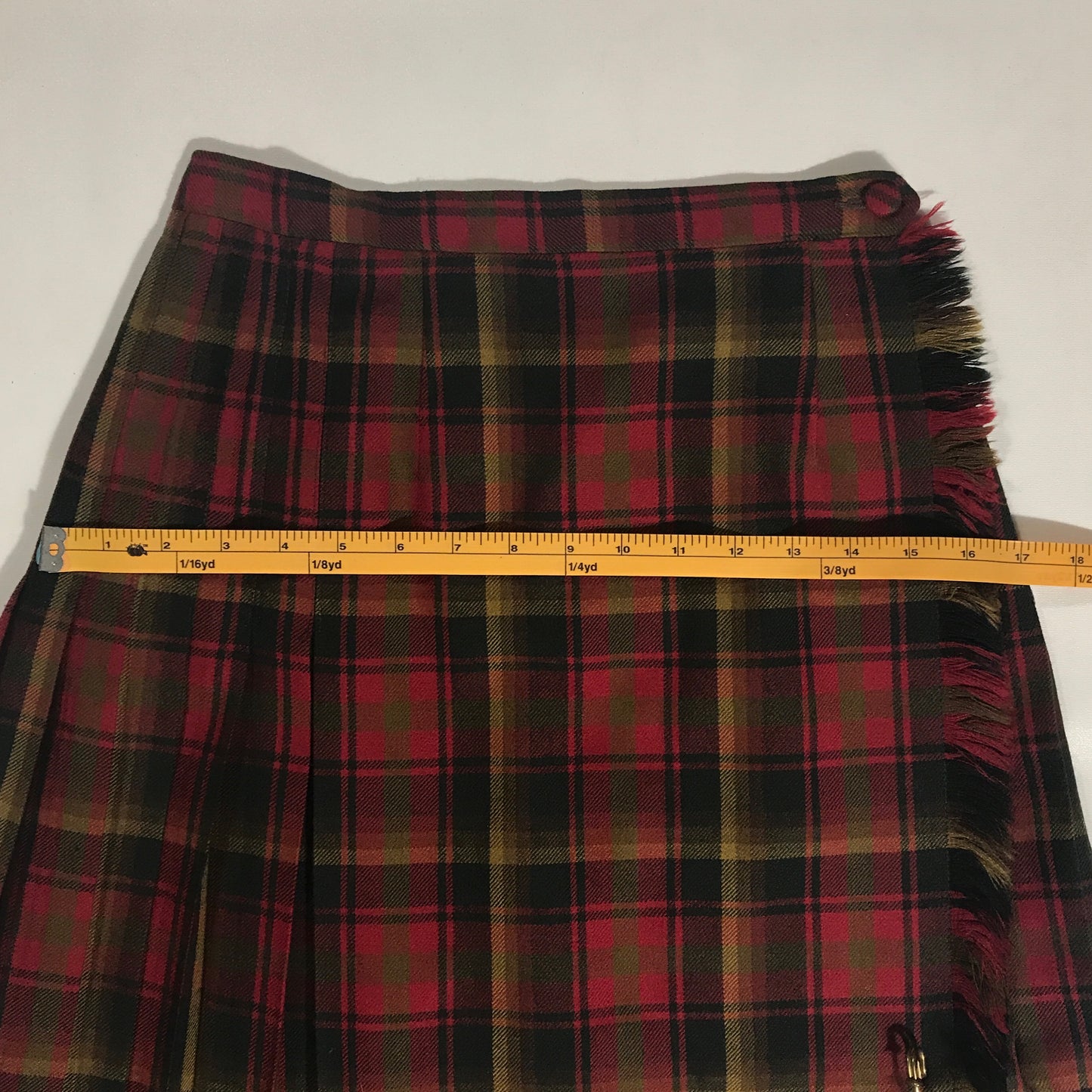 Highland Queen Kilt, Maple Leaf Tartan