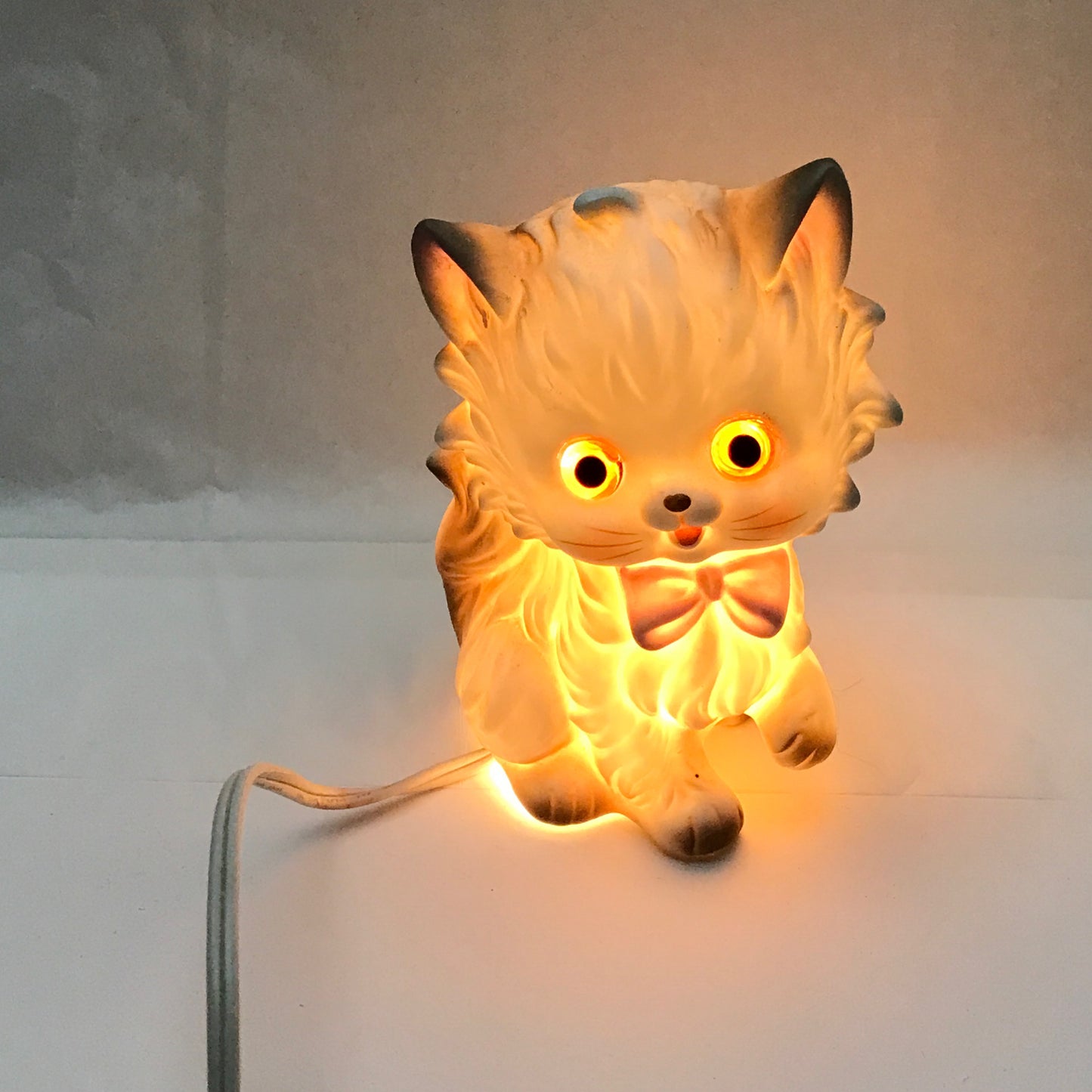 Retro Ceramic Kitten Nightlight Lamp