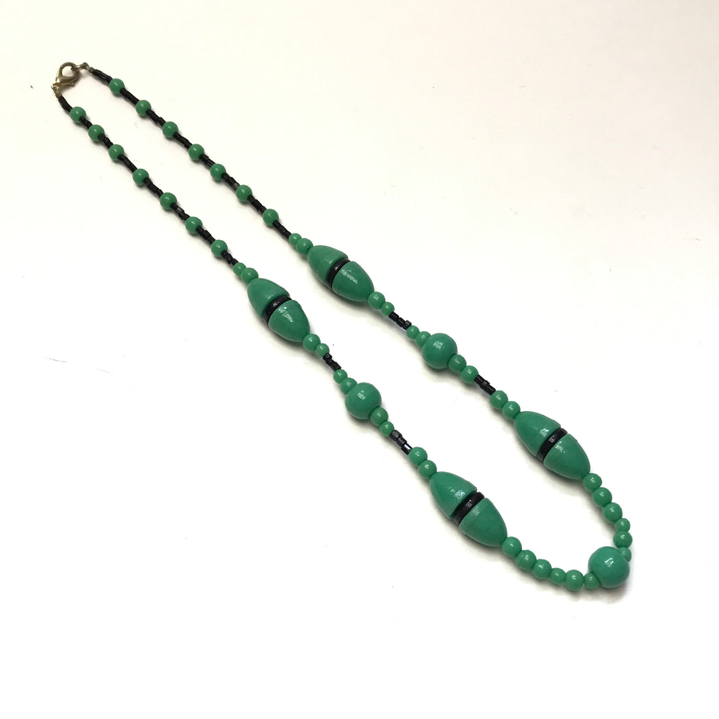 1920s Green Glass Beaded Necklace, 20 inches