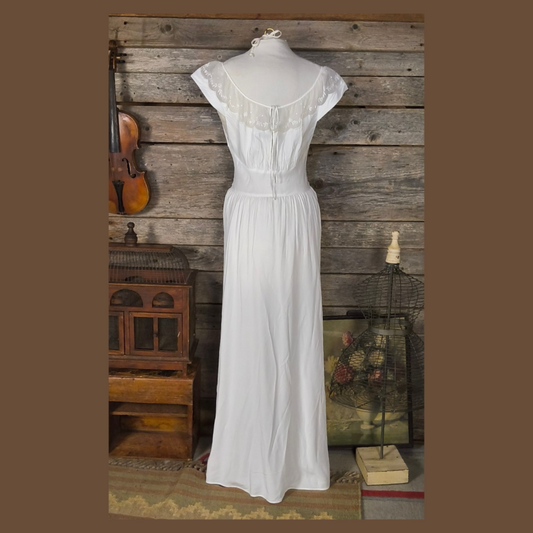 Vintage Barbizon Miss Nylon Nightgown, Size 16 Miss, Rayon